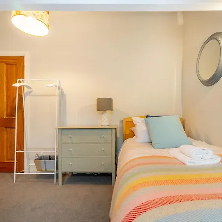 3 Bed In Oc-lr115 Holiday home *