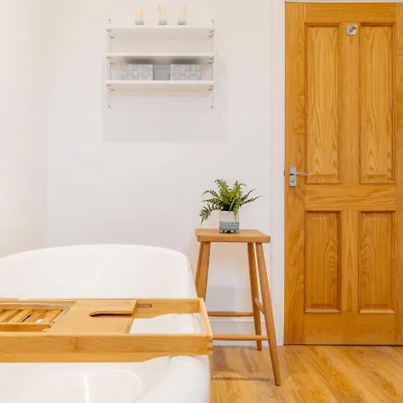 3 Bed In Oc-lr115 Holiday home *